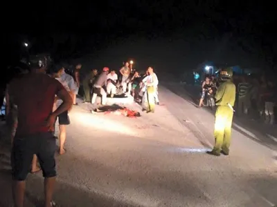 Lực lượng chức năng có mặt tại hiện trường xảy ra án mạng