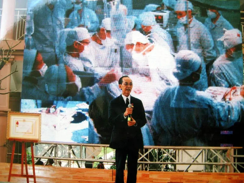 Võ Văn Kiệt, Sáu Dân, trí thức, Nguyễn Minh Triết, ghép gan, Trần Đông A Võ Văn Kiệt, Sáu Dân, trí thức, Nguyễn Minh Triết, ghép gan, Trần Đông A