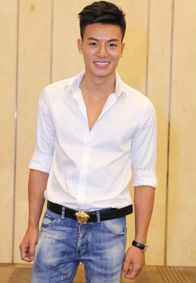 MC Lại Văn Sâm trêu Hương Giang Idol nên thi nhảy dây