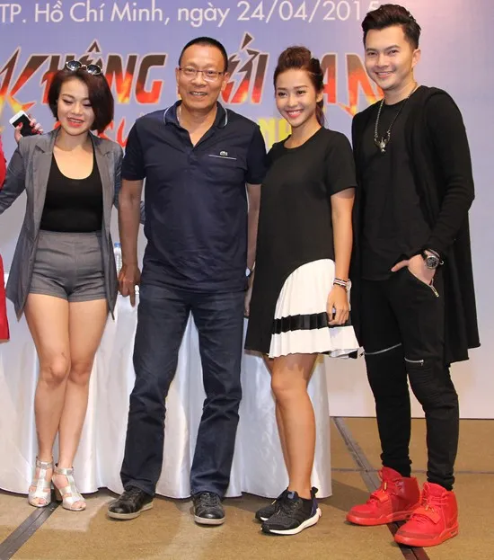 MC Lại Văn Sâm trêu Hương Giang Idol nên thi nhảy dây