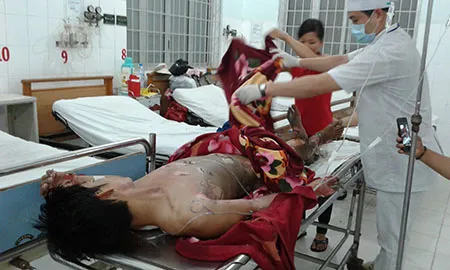 Thôi nôi con, mua xăng đốt vợ ảnh 1