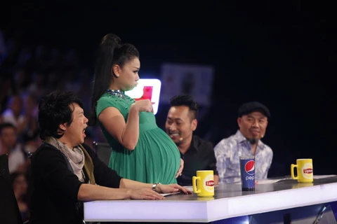 Vietnam Idol: Thu Minh sắp “lâm bồn”, Hồng Nhung ngồi ghế nóng ảnh 1