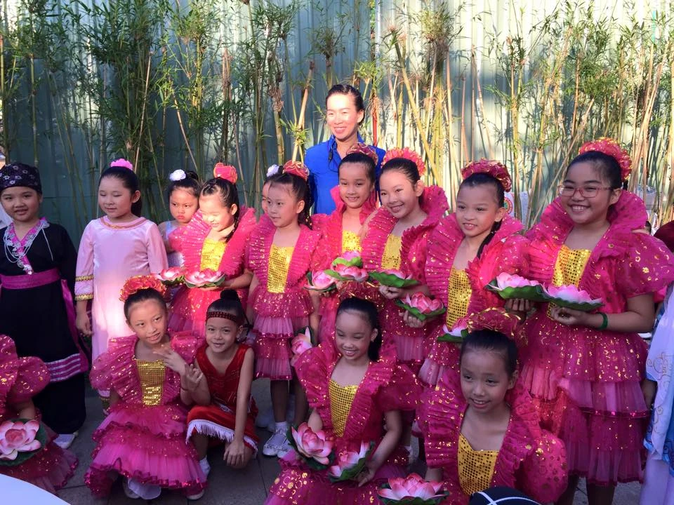 Cung thỉnh tượng “Bác Hồ với thiếu nhi” về Nhà Thiếu nhi TP.HCM ảnh 2