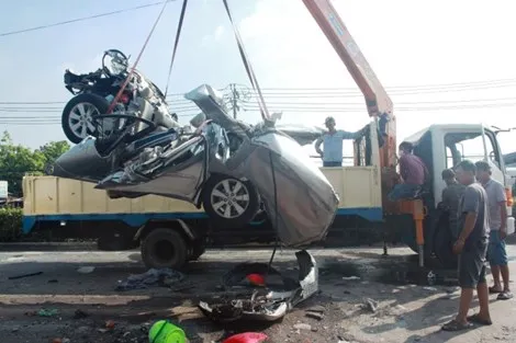 Phó Thủ tướng: Tổng kiểm tra, xử lý doanh nghiệp có xe đầu kéo chở container vi phạm ảnh 1