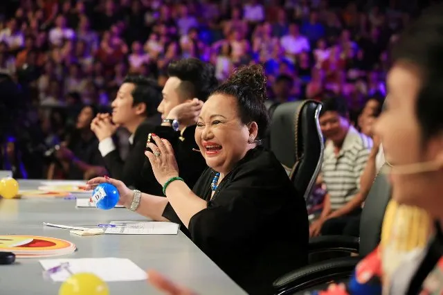 Bị chỉ trích vì kết quả 'Cười xuyên Việt': Nghệ sĩ Ngọc Giàu trần tình ảnh 2 Bị chỉ trích vì kết quả 'Cười xuyên Việt': Nghệ sĩ Ngọc Giàu trần tình ảnh 2