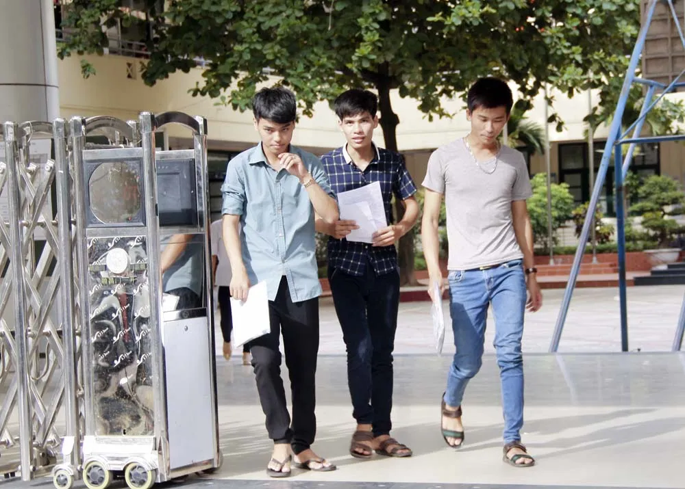 Đề thi Lý để xét Đại học thì quá khó? ảnh 3 Đề thi Lý để xét Đại học thì quá khó? ảnh 3