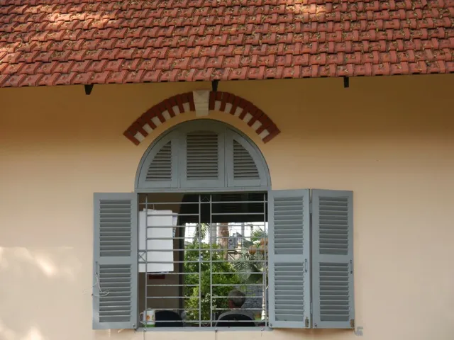 ĐH Sài Gòn - vẻ quyến rũ dịu dàng của ngôi trường trăm tuổi ảnh 6