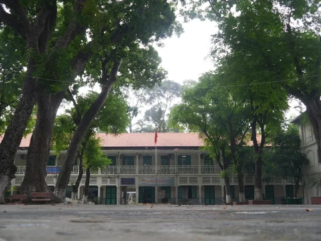 Độc đáo những ngôi trường trăm tuổi ở Sài Gòn ảnh 11