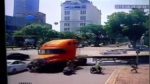 container, tai nạn giao thông