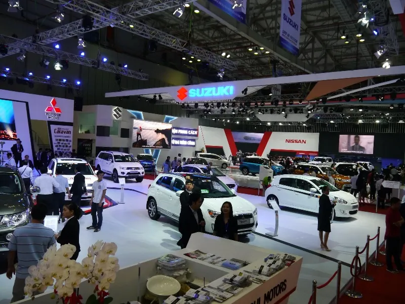 Ngắm xế xịn và chân dài tại Việt Nam Motor Show 2015 ảnh 14 Ngắm xế xịn và chân dài tại Việt Nam Motor Show 2015 ảnh 14