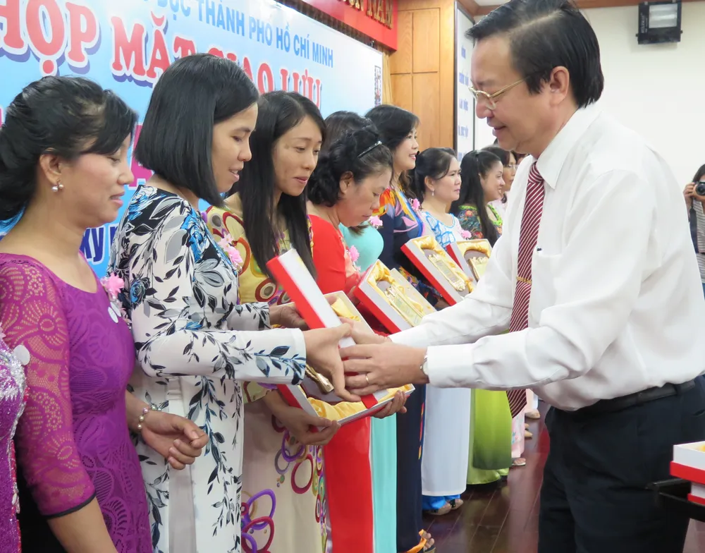 Day dứt khi nhìn thấy trẻ không bình thường ảnh 2