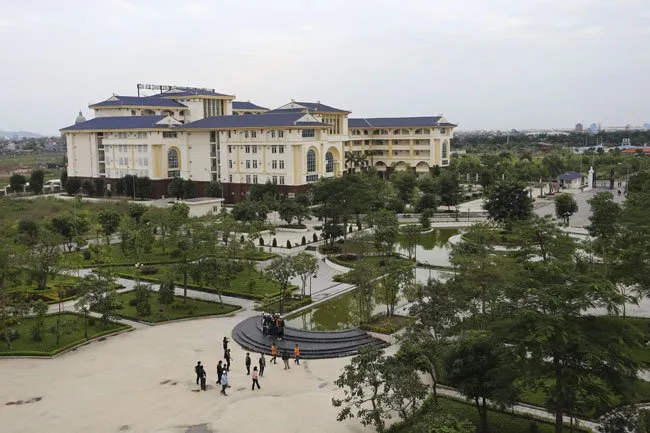 can canh noi dao tao y duoc cua dh kinh doanh va cong nghe hinh anh 1