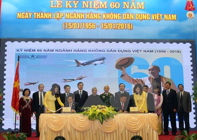 Phát hành bộ tem kỷ niệm 60 ngành hàng không dân dụng Việt Nam ảnh 2