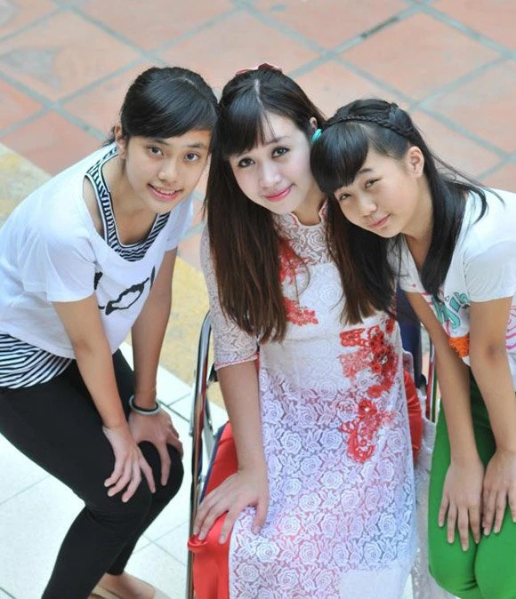 cô giáo xinh đẹp, cô giáo xinh đẹp trường THCS Đoàn Kết, cô giáo dự báo thời tiết