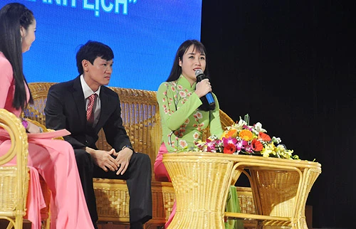 cô giáo xinh đẹp, cô giáo xinh đẹp trường THCS Đoàn Kết, cô giáo dự báo thời tiết