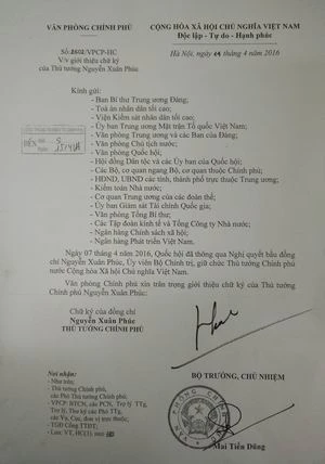 Văn bản giới thiệu chữ ký của Thủ tướng Chính phủ Nguyễn Xuân Phúc.