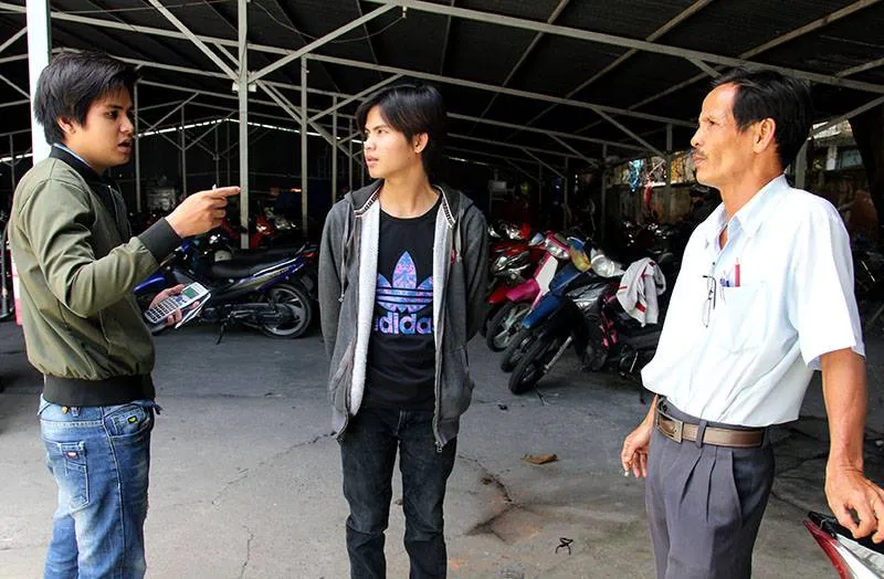 Ba cha con cùng ứng thí: Cha tâm tư làm bài thi không như mong muốn ảnh 1