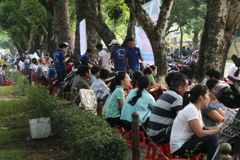 Đi thi từ mờ sáng ảnh 4