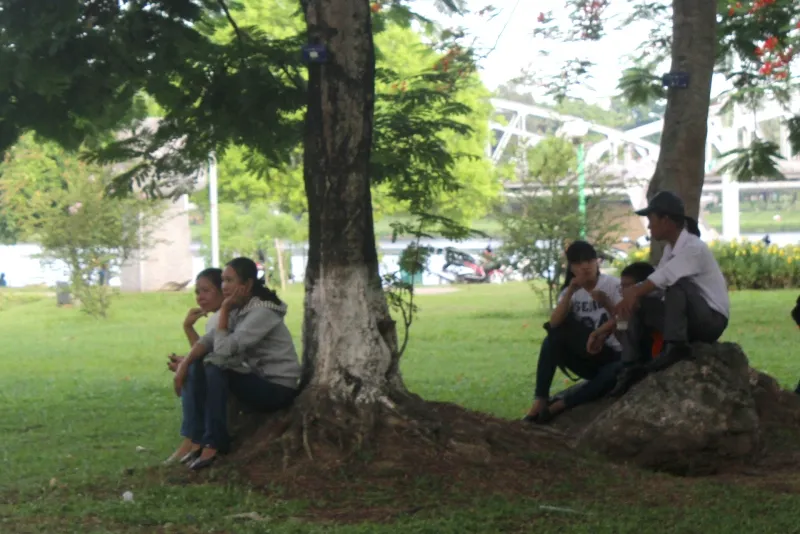 Đi thi từ mờ sáng ảnh 5