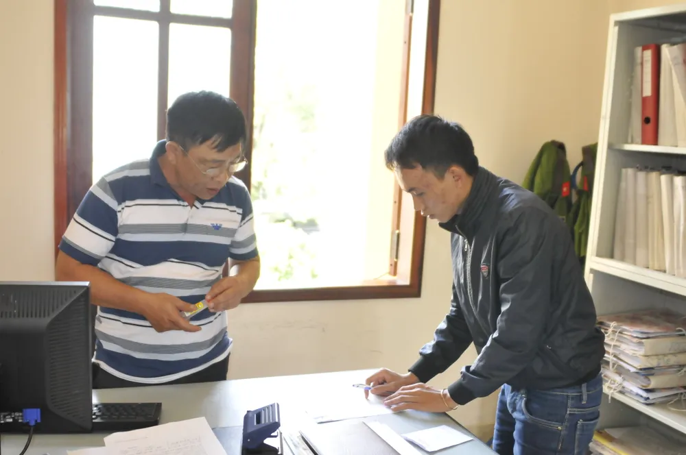 Công an làm chứng minh thư tạm thời để thí sinh kịp thi ảnh 1