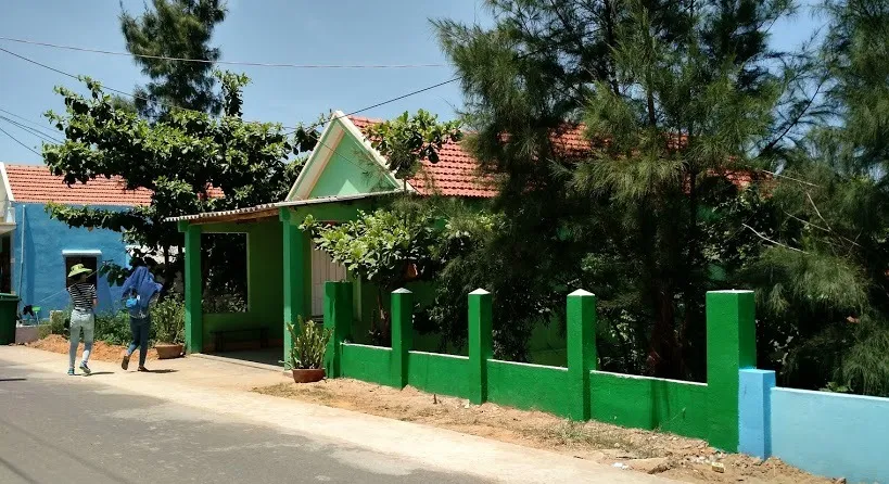 Du khách nườm nượp đổ về 'làng bích họa' kỳ lạ ven biển Tam Kỳ ảnh 24