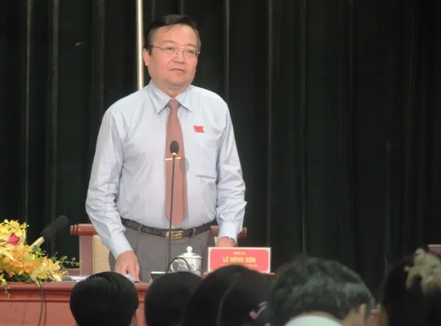 Giám đốc Sở GD-ĐT TPHCM Lê Hồng Sơn giải đáp về vấn đề dạy thêm học thêm (Ảnh: Hoài Nam)