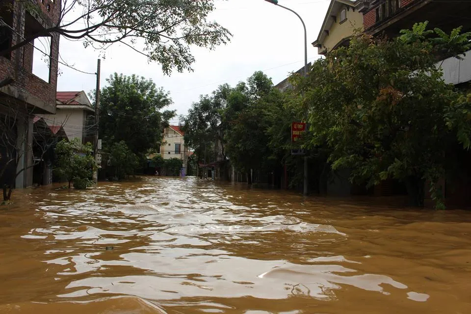 Đường về nhà Đại tướng Võ Nguyên Giáp bị ngập sâu ảnh 3