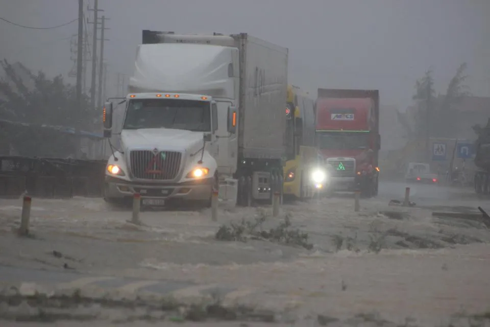 Đường về nhà Đại tướng Võ Nguyên Giáp bị ngập sâu ảnh 8