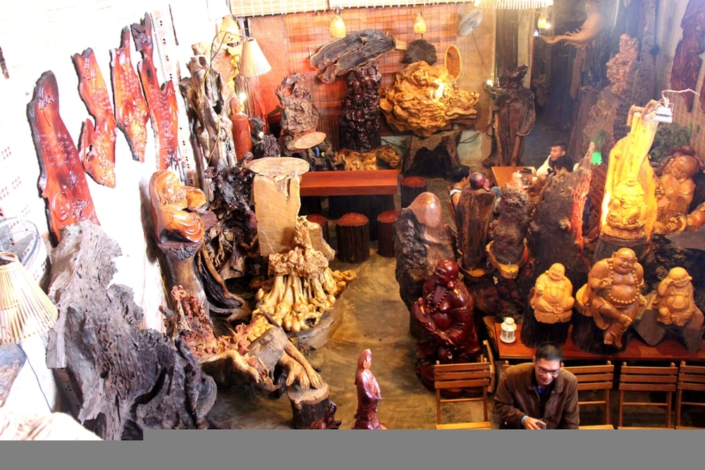 Một góc không gian "Hồn gỗ" của Trần Vinh 