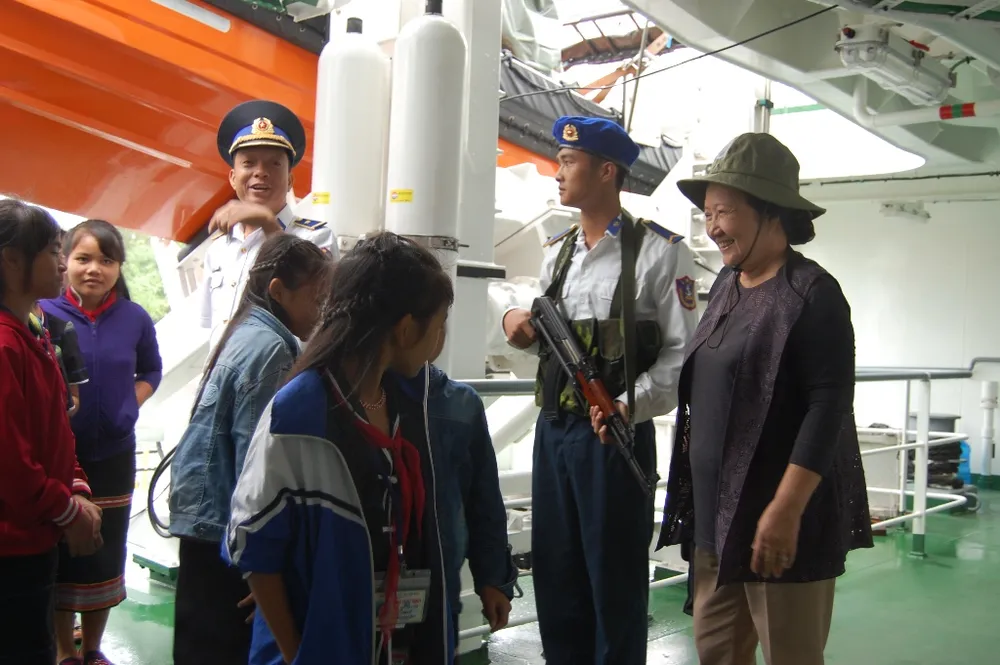 Làm quen với chú CSB trên tàu 