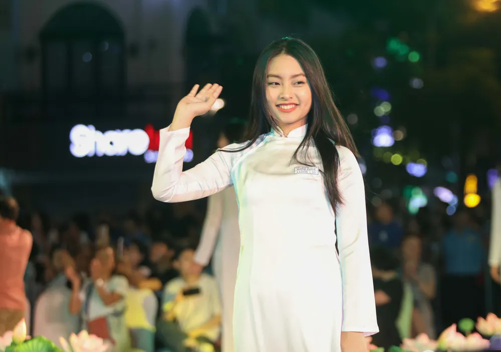 Mãn nhãn với Lễ hội Áo dài TP.HCM đậm hồn Việt ảnh 9 Mãn nhãn với Lễ hội Áo dài TP.HCM đậm hồn Việt ảnh 9