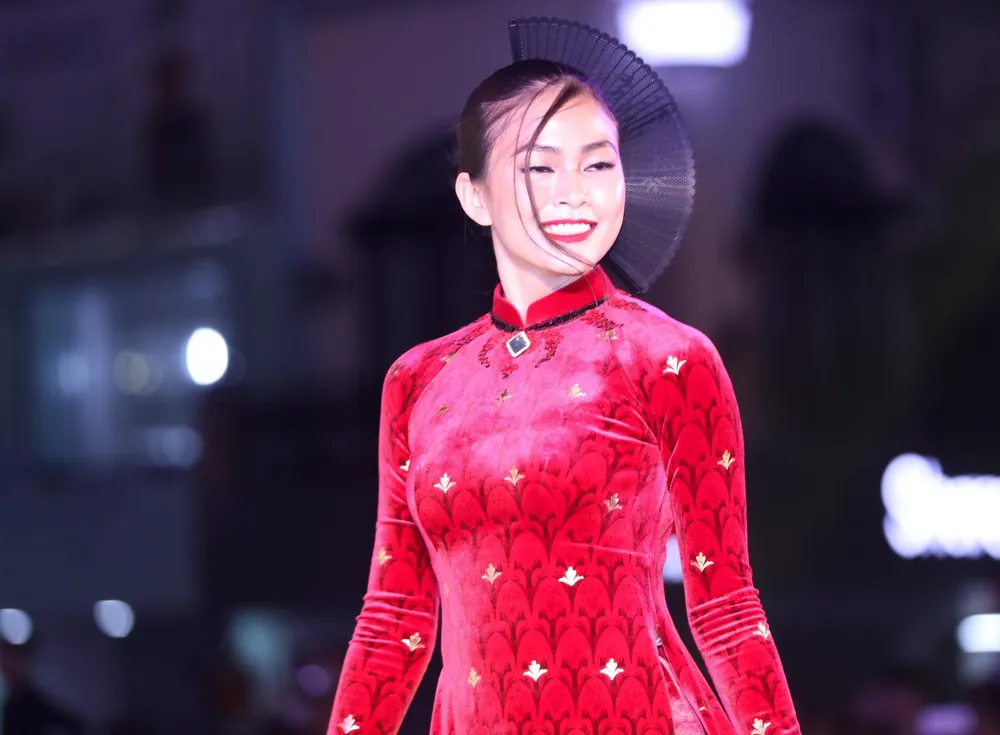 Mãn nhãn với Lễ hội Áo dài TP.HCM đậm hồn Việt ảnh 11 Mãn nhãn với Lễ hội Áo dài TP.HCM đậm hồn Việt ảnh 11