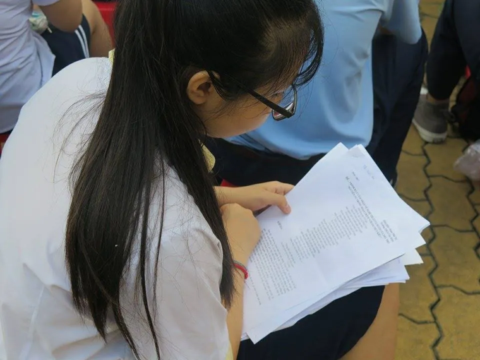 Hơn 71.000 thí sinh bắt đầu 'cuộc đua' vào lớp 10 công ảnh 4 Hơn 71.000 thí sinh bắt đầu 'cuộc đua' vào lớp 10 công ảnh 4