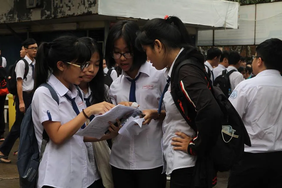 Đề Toán: Không quá khó ảnh 5