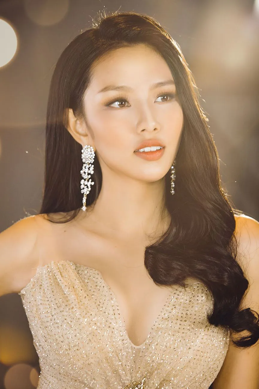 Thùy Tiên gây xúc động với clip tự giới thiệu ở HH Quốc tế ảnh 7 Thùy Tiên gây xúc động với clip tự giới thiệu ở HH Quốc tế ảnh 7