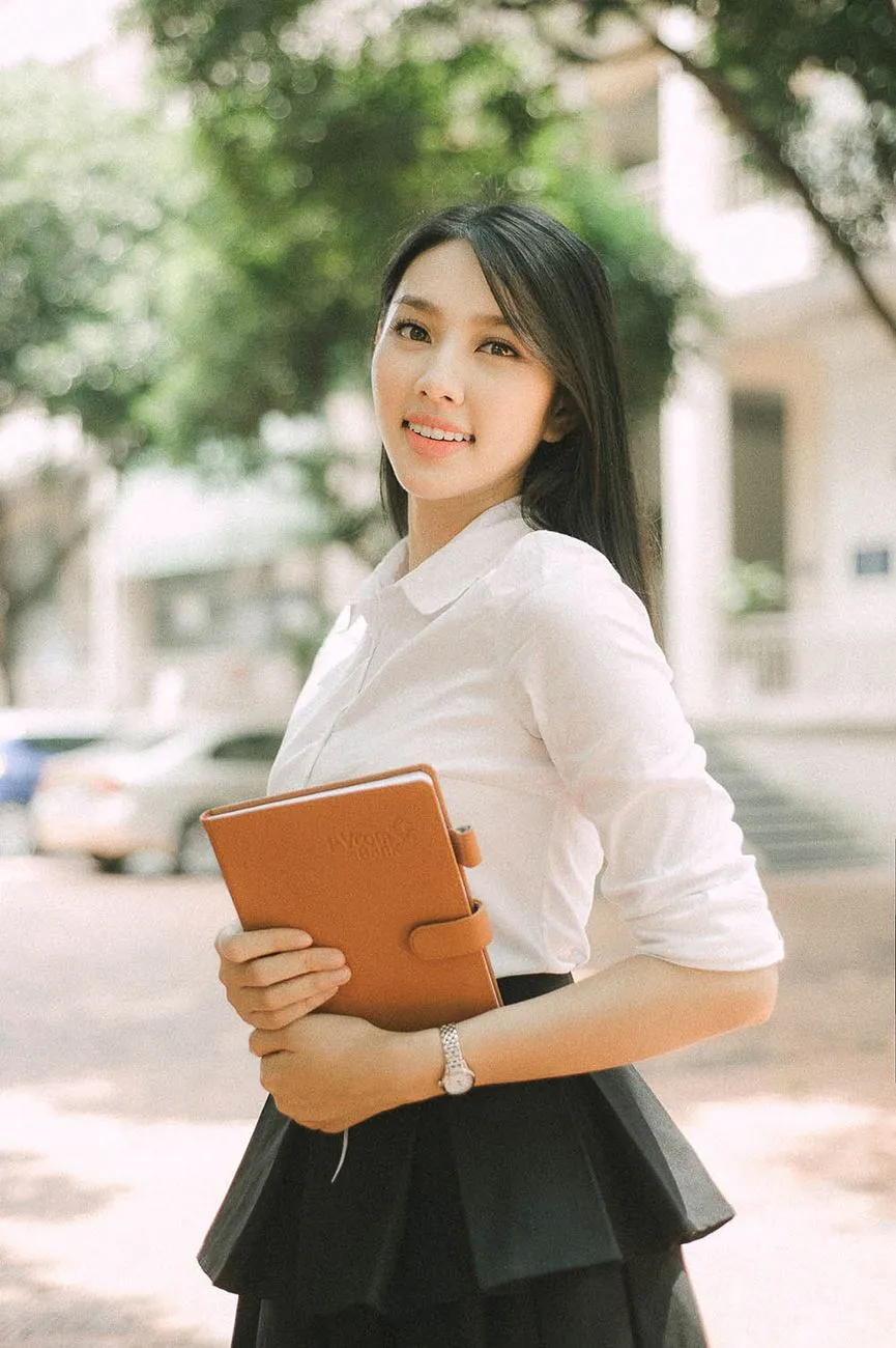 Thùy Tiên gây xúc động với clip tự giới thiệu ở HH Quốc tế ảnh 2 Thùy Tiên gây xúc động với clip tự giới thiệu ở HH Quốc tế ảnh 2