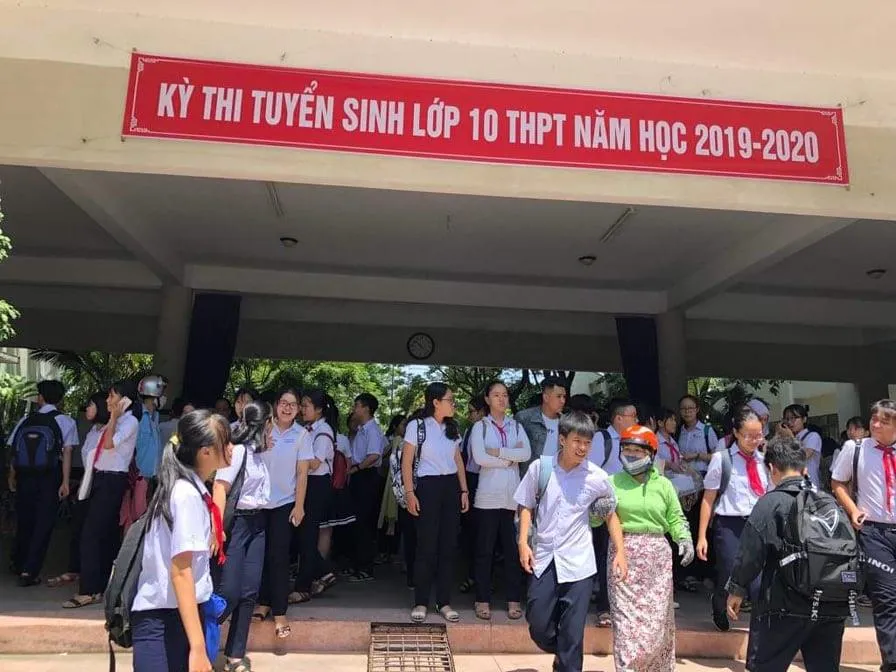 Đề tuyển Toán tuyển sinh lớp 10 tại Đà Nẵng: Dễ hơn năm trước ảnh 4