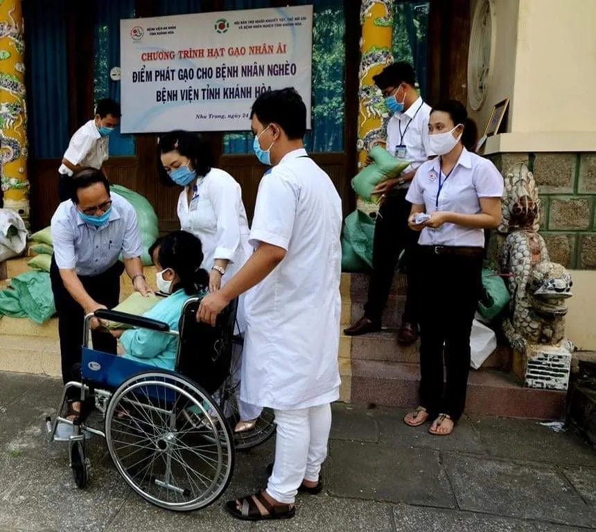 Hơn 8.000 suất gạo phát cho người khó khăn ở Khánh Hòa ảnh 4