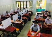 Thực hư nhà trường yêu cầu học sinh đội nón ngăn giọt bắn ảnh 2 Trường trang bị nón ngăn giọt bắn, vách ngăn phòng COVID-19