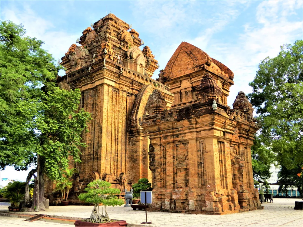 Ngắm Tháp Bà Ponagar ngày mở cửa đón khách trở lại ảnh 10 Ngắm Tháp Bà Ponagar ngày mở cửa đón khách trở lại ảnh 10