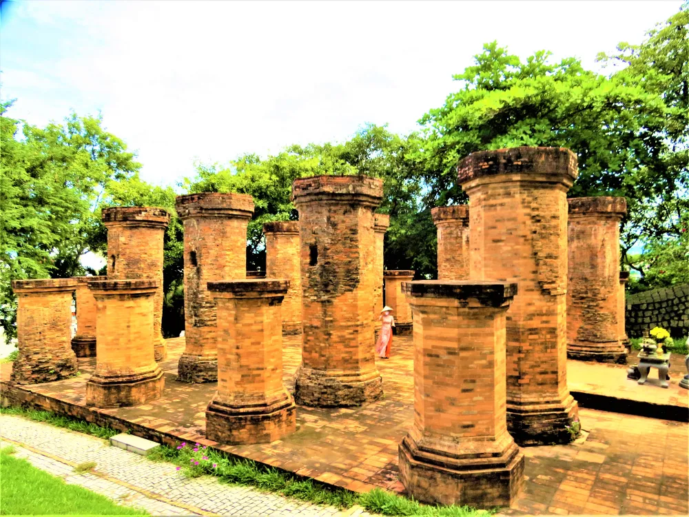 Ngắm Tháp Bà Ponagar ngày mở cửa đón khách trở lại ảnh 8 Ngắm Tháp Bà Ponagar ngày mở cửa đón khách trở lại ảnh 8