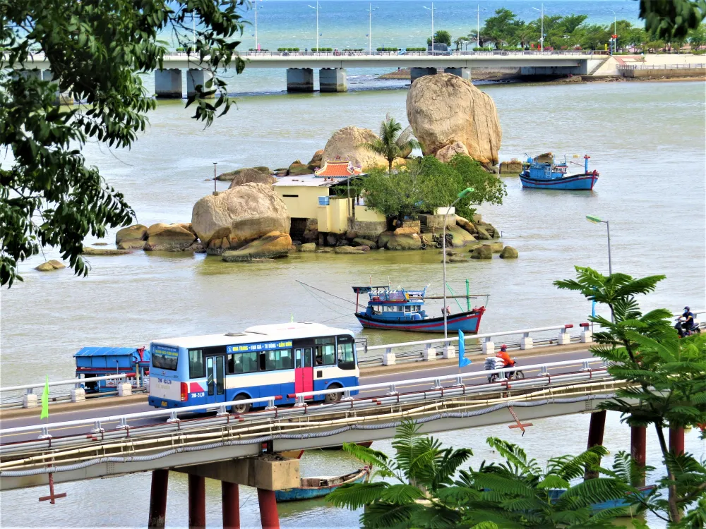 Ngắm Tháp Bà Ponagar ngày mở cửa đón khách trở lại ảnh 13 Ngắm Tháp Bà Ponagar ngày mở cửa đón khách trở lại ảnh 13