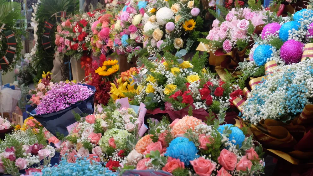 Thị trường quà tặng 20-11: Tặng phẩm độc, lạ lên ngôi ảnh 1