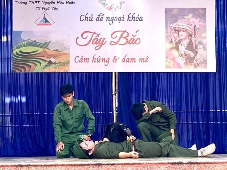 Vở kịch độc đáo lấy cảm hứng từ Vợ chồng A Phủ của học sinh lớp 12 ảnh 5