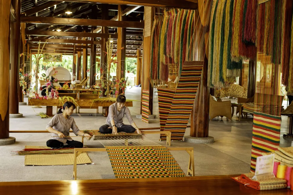 Làng nghề Trường Sơn đang sở hữu 10 bộ tác phẩm đạt kỷ lục Việt Nam