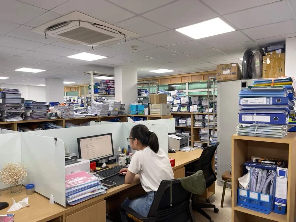 Cán bộ, chuyên viên của Cục Quản lý dược tất bật xử lý hồ sơ đăng ký lưu hành thuốc sắp hết hạn Cán bộ, chuyên viên của Cục Quản lý dược tất bật xử lý hồ sơ đăng ký lưu hành thuốc sắp hết hạn