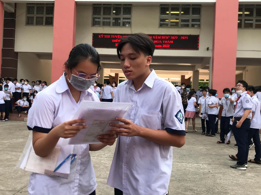 Thí sinh nhận xét đề dễ