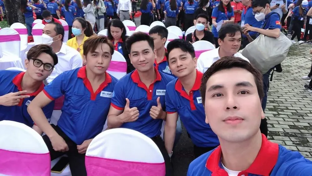 Các văn nghệ sĩ trẻ là đại sứ chương trình cùng đồng hành &quot;Tiếp sức mùa thi&quot; 2022. Ảnh: HA