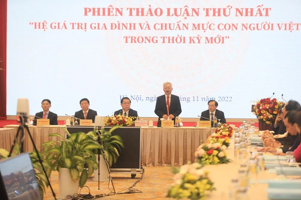 Đoàn Chủ tịch điều hành hội thảo. Ảnh: VT Đoàn Chủ tịch điều hành hội thảo. Ảnh: VT