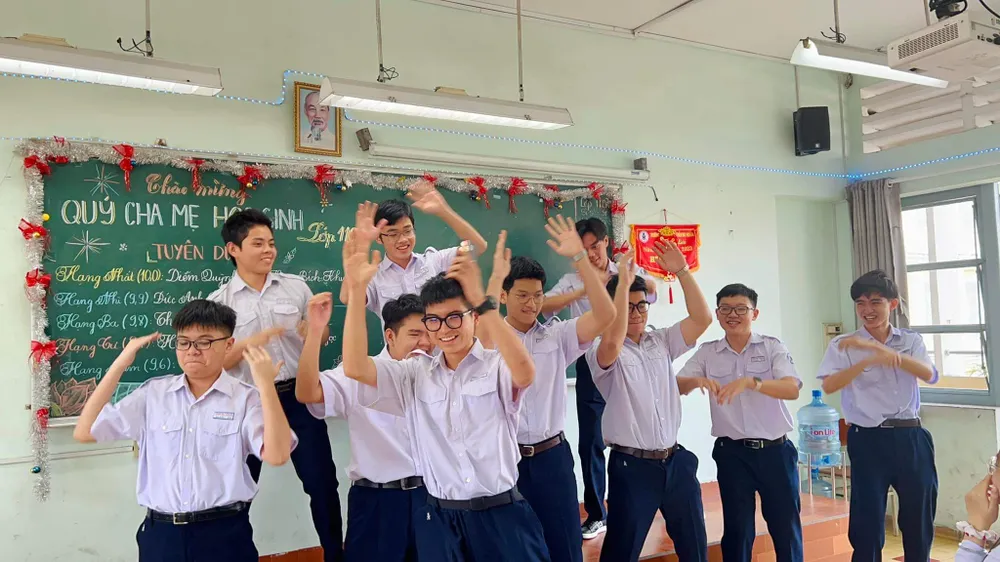 Tiết mục văn nghệ cho một năm mới nhiều hứng khởi